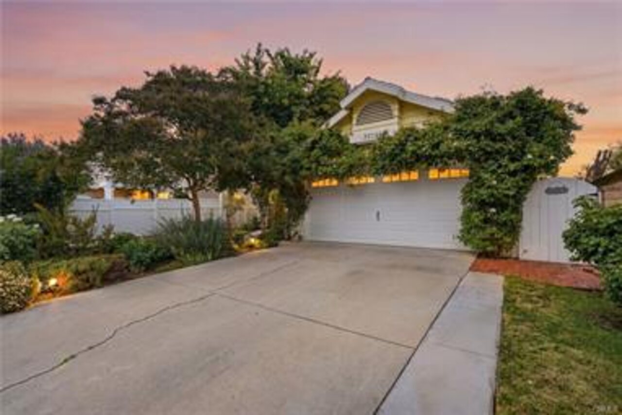 32146 Green Hill Drive, Castaic — twilight front exterior
